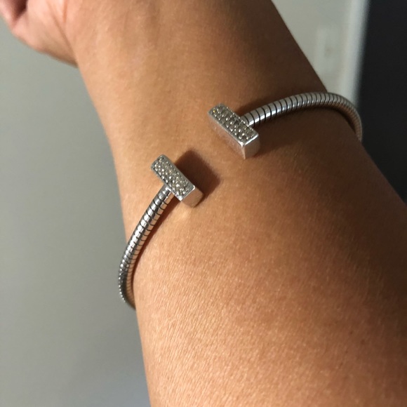 T Cuff Link Bracelet - Picture 3 of 11